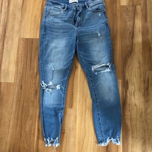 Abercrombie high rise super skinny ankle. Size 30/10. Good condition.